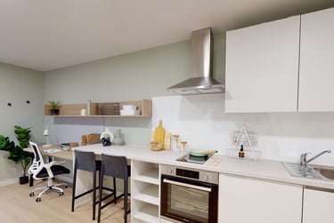 Deluxe Studio - Image 4
